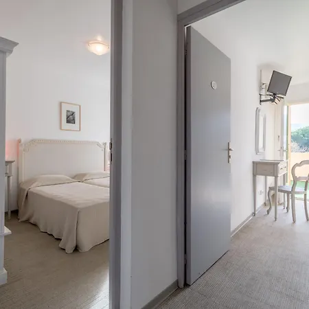 Cala Di L'oru LʼÎle-Rousse