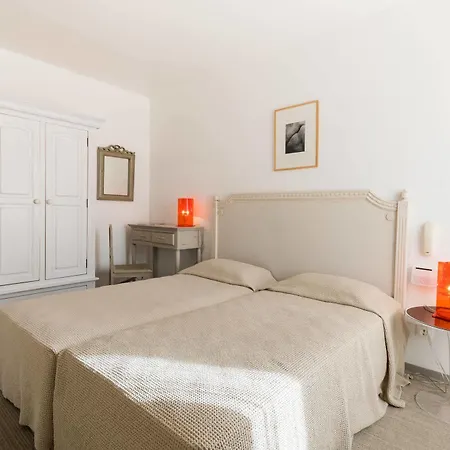 Cala Di L'oru Hotel 3*