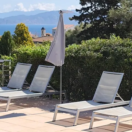 Hotel Cala Di L'oru L'Ile-Rousse (Corsica)