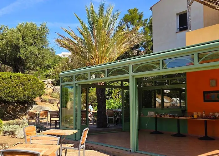 Hotel Cala Di L'oru 3*