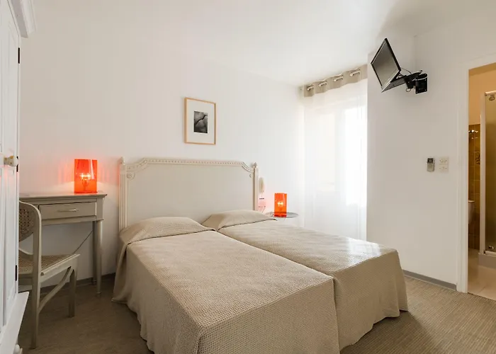 Hotel Cala Di L'oru LʼÎle-Rousse