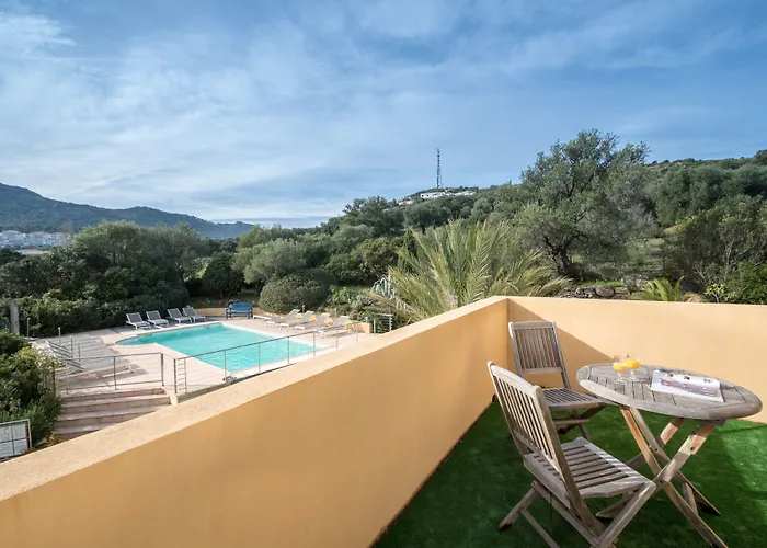 Hotel Cala Di L'oru LʼÎle-Rousse