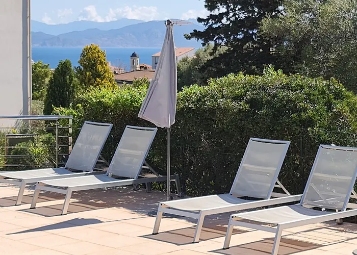 Hotel Cala Di L'oru 3*